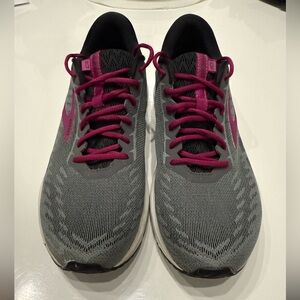 Brooks Ravenna 10 Women’s Size 10.5 Medium (B) Width